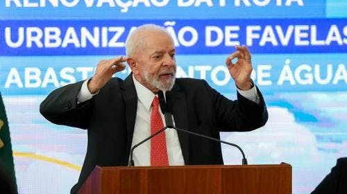 O presidente Luiz Inácio Lula da Silva anunciou nesta quarta-feira (8) novas obras do Programa de Aceleração do Crescimento (PAC) no valor de R$ 18,3 bilhões – incluindo R$ 1,7 bilhão para a prevenção de desastres. O anúncio acontece em meio a enchentes registradas desde o fim de abril no Rio Grande do Sul.